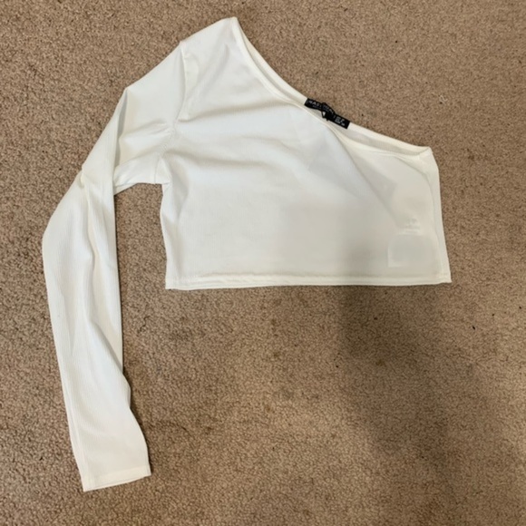 Nasty Gal Tops - Nasty Gal White One shoulder long sleeve crop top Size 6
